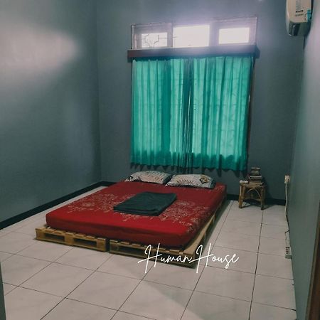 Bed and Breakfast Human House Сурабая Екстер'єр фото